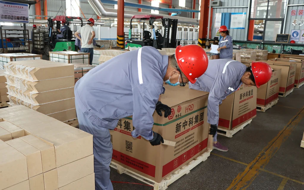 1,120 Tons of EAF Refractories and Slide Gate Systems Delivered to Abinsk Electric Steel Works